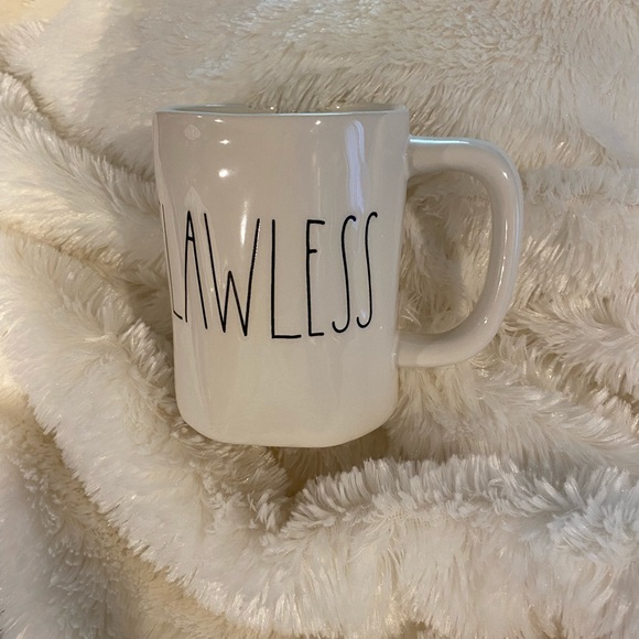 RAE Dunn ‘Flawless’ coffee mug - Picture 3 of 5